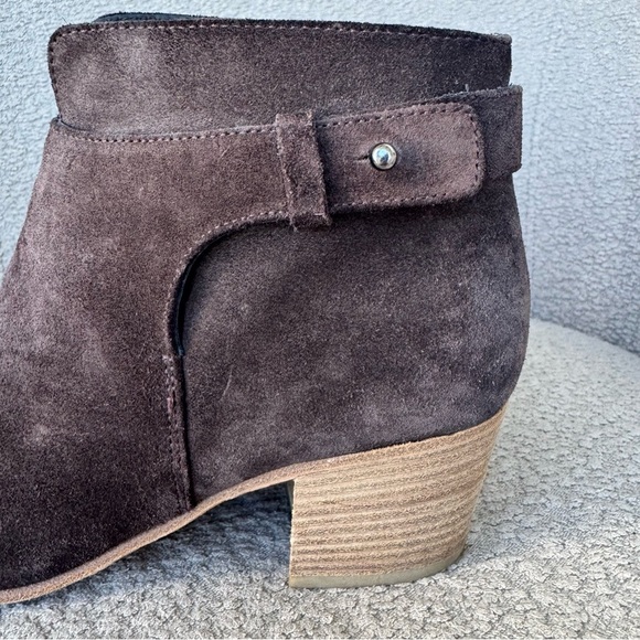 VINCE Harriet Dark Brown Suede Ankle Booties with Block Heel Size 7 - Picture 3 of 11